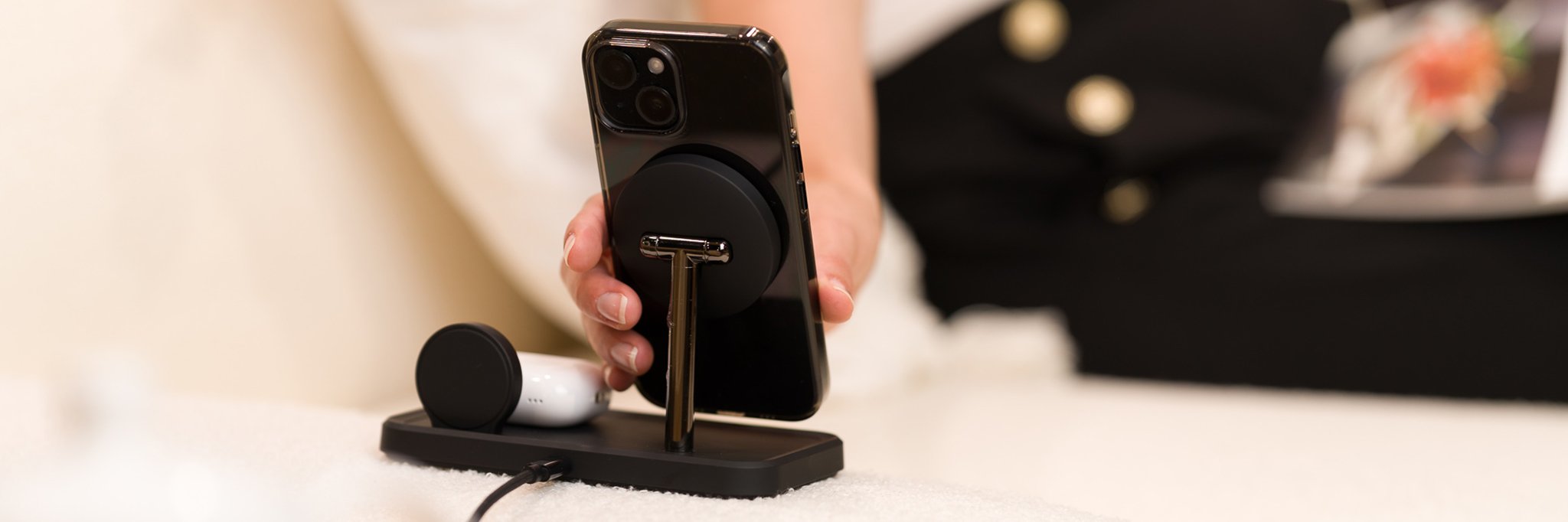 3-in-1 magnetic wireless charger 10W fast charge 3-in-1 magnetic wireless charger 10W fast charge