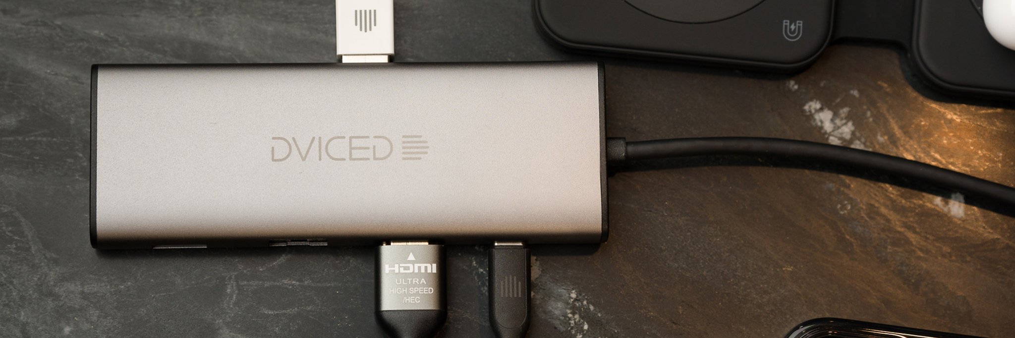 9-in-1 USB HUB 9-in-1 USB HUB