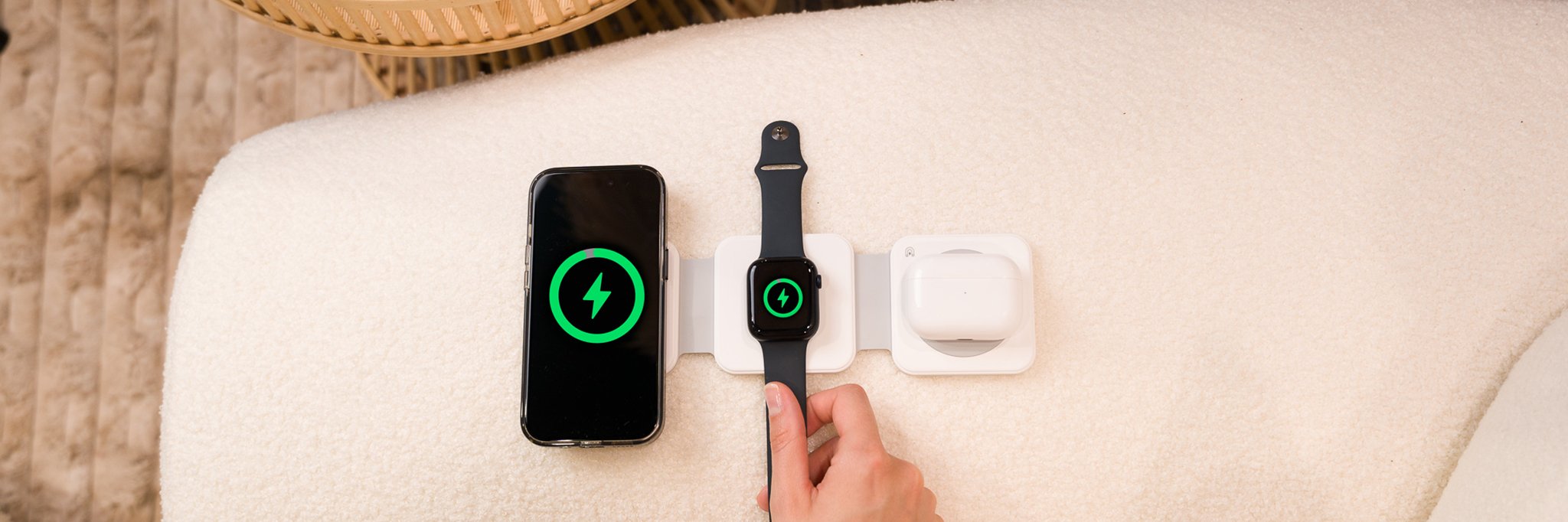 2-in-1 Foldable magnetic wireless charger 2-in-1 Foldable magnetic wireless charger